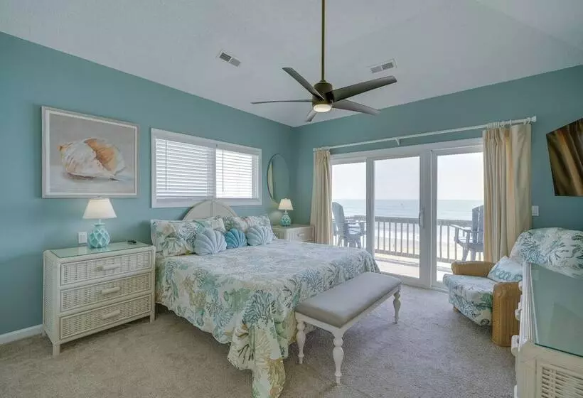 Grand Seaside Escape W/ Direct Beach Access!