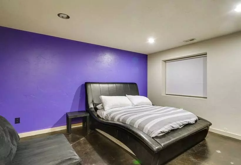 Great Salt Lake House: 5,000 Sq Ft, Mtn Views!