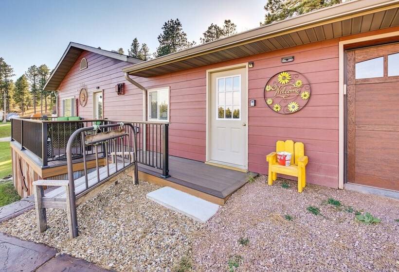 Hill City Hideaway Near Mt Rushmore & Hiking