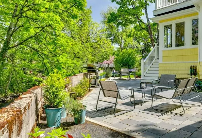 Historic Home Near Downtown Salem: Walk To Capitol
