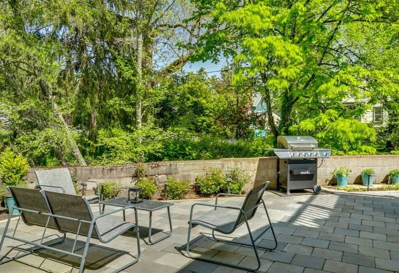 Historic Home Near Downtown Salem: Walk To Capitol