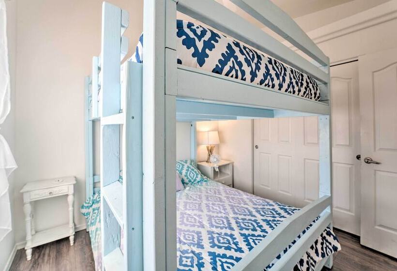 Central Lake Havasu City House: Grill & Ev Charger