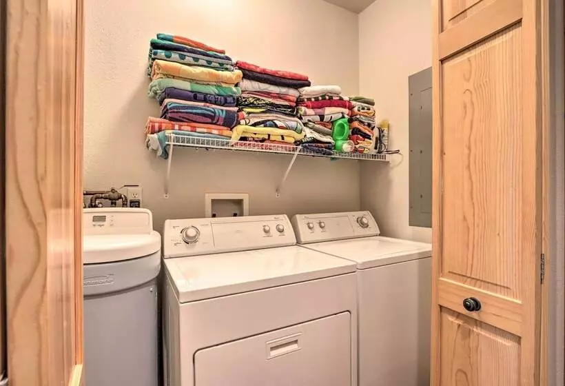 Private Dock: Waterfront Gem On Lake Of The Ozarks