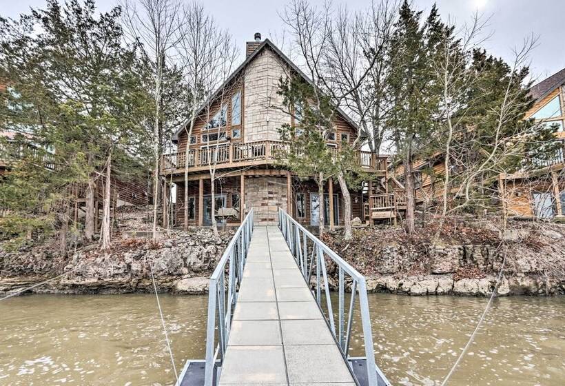 Private Dock: Waterfront Gem On Lake Of The Ozarks