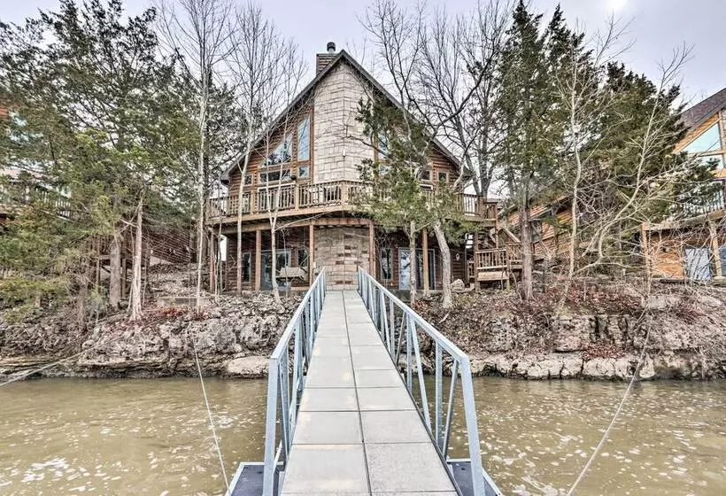 Private Dock: Waterfront Gem On Lake Of The Ozarks