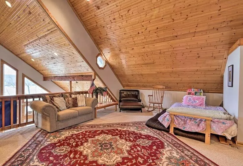 Private Dock: Waterfront Gem On Lake Of The Ozarks