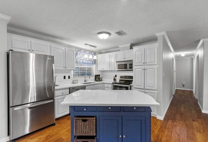 Lakefront Haven ~ 6 Mi To Historic Granbury Square