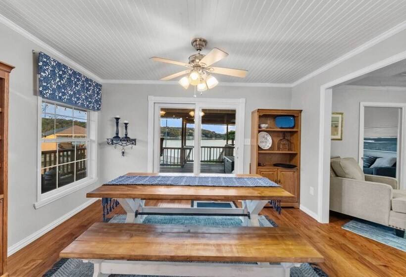 Lakefront Haven ~ 6 Mi To Historic Granbury Square