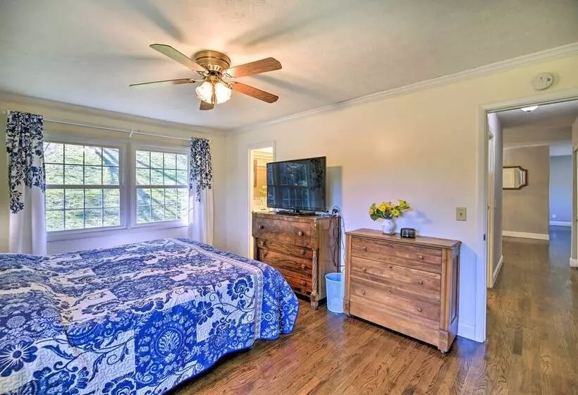 Lakefront Kingsport Home W/ Private Hot Tub!