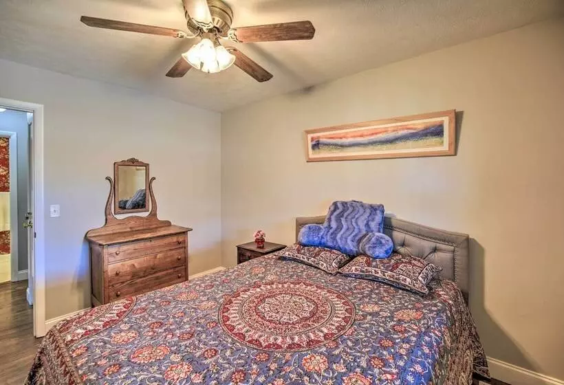 Lakefront Kingsport Home W/ Private Hot Tub!