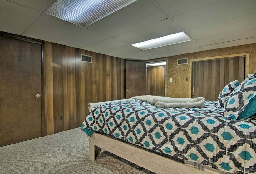 Luxe Lewes Family Beach House W/ Pool & Game Room