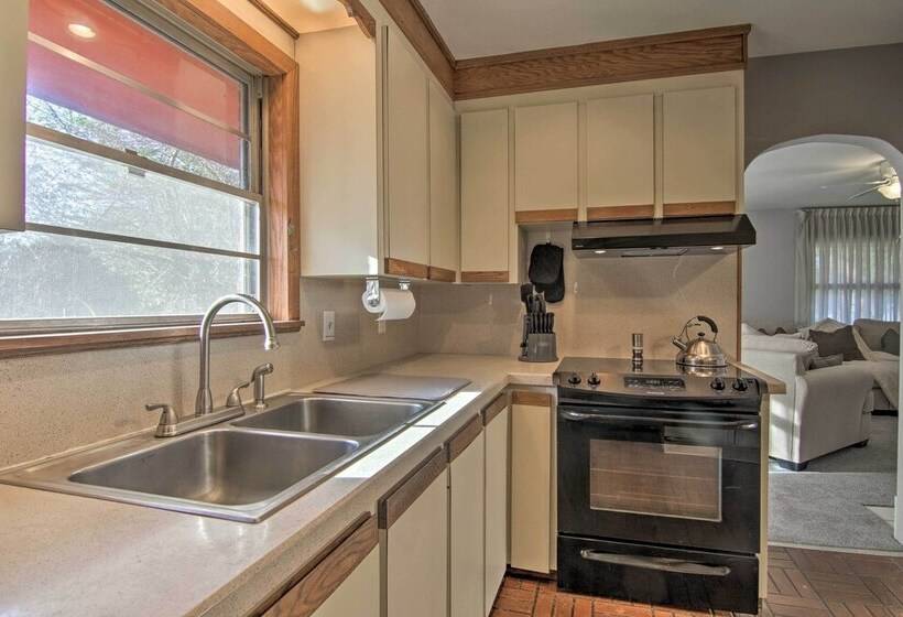 Luxe Lewes Family Beach House W/ Pool & Game Room