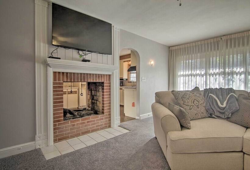 Luxe Lewes Family Beach House W/ Pool & Game Room