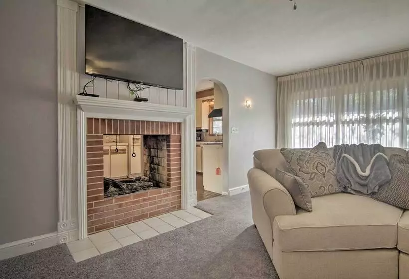 Luxe Lewes Family Beach House W/ Pool & Game Room