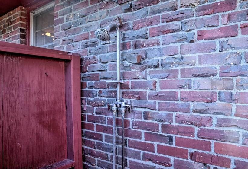 Luxe Lewes Family Beach House W/ Pool & Game Room