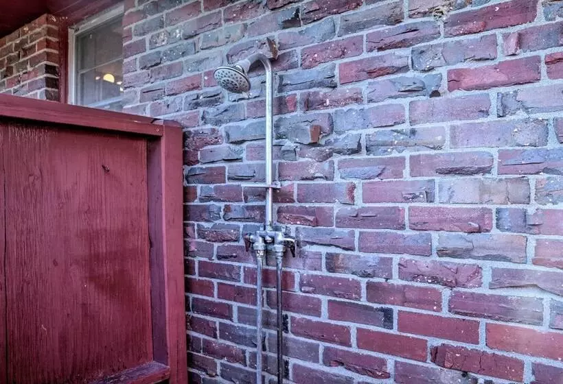 Luxe Lewes Family Beach House W/ Pool & Game Room