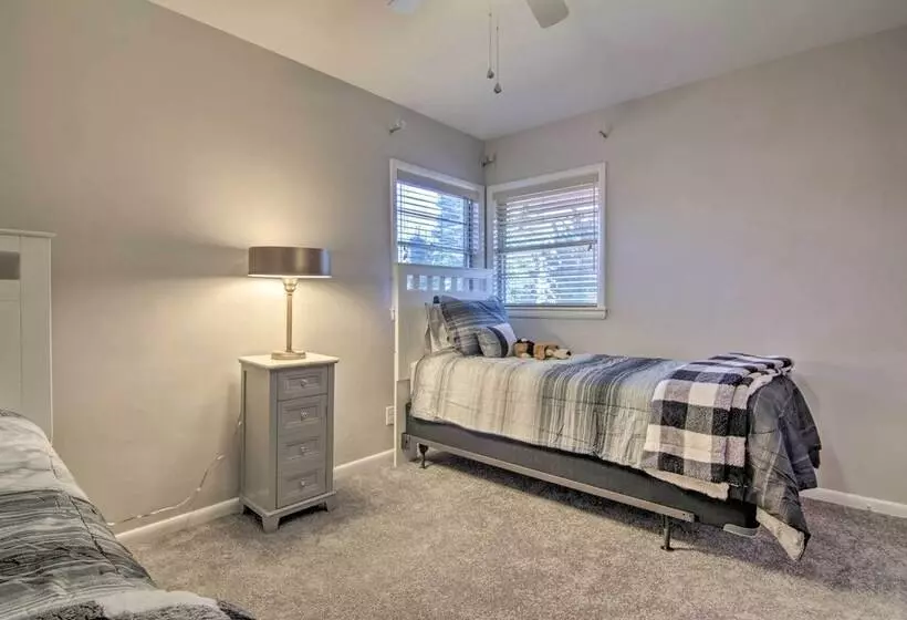 Luxe Lewes Family Beach House W/ Pool & Game Room