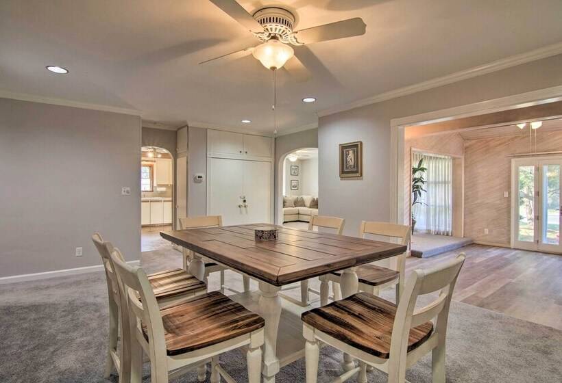 Luxe Lewes Family Beach House W/ Pool & Game Room