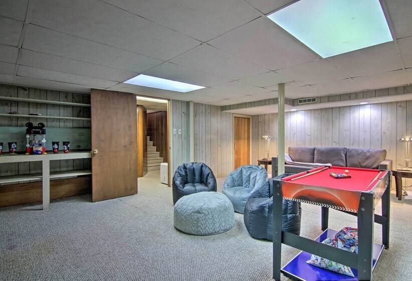 Luxe Lewes Family Beach House W/ Pool & Game Room