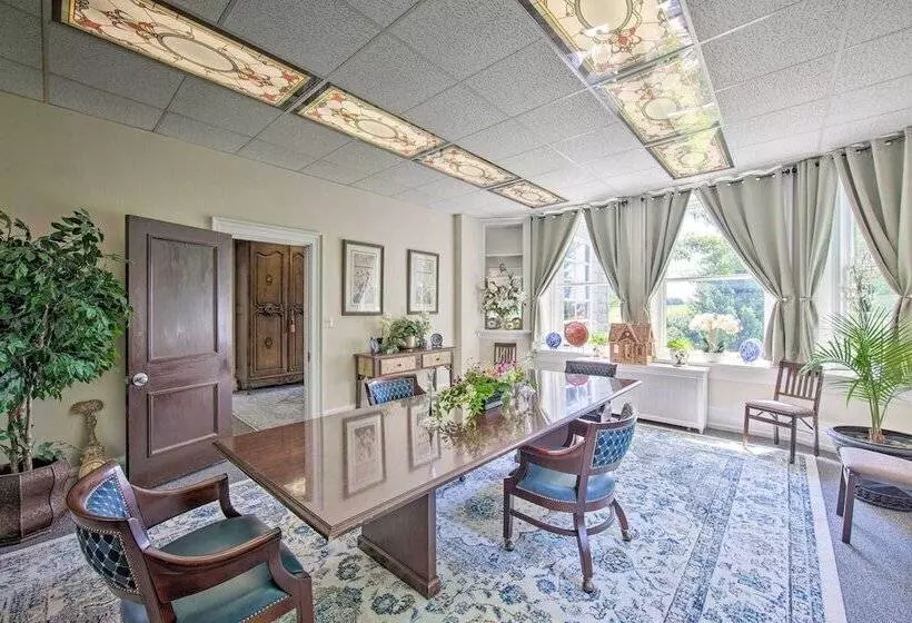 Luxurious Annville Home ~ 8 Mi To Hersheypark