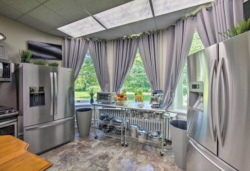 Luxurious Annville Home ~ 8 Mi To Hersheypark