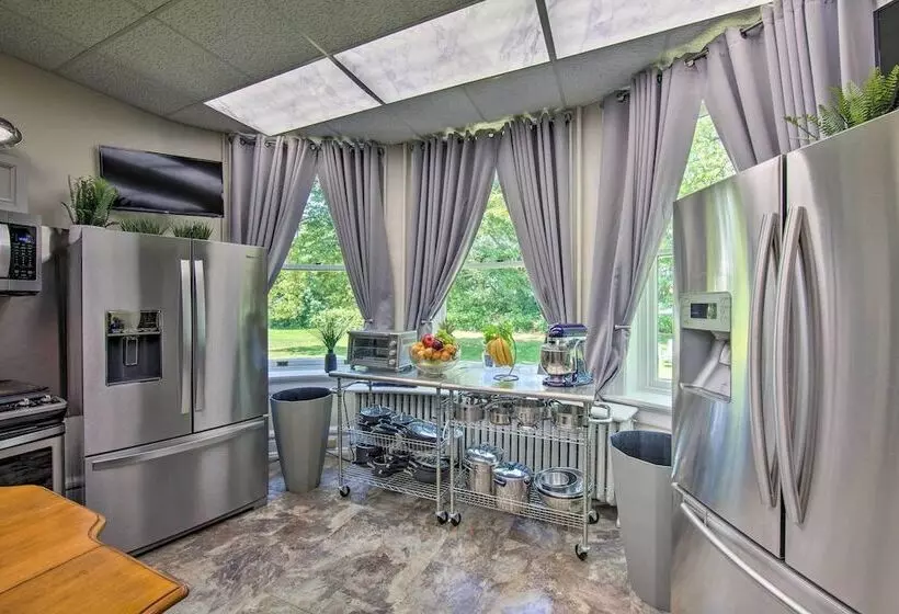 Luxurious Annville Home ~ 8 Mi To Hersheypark