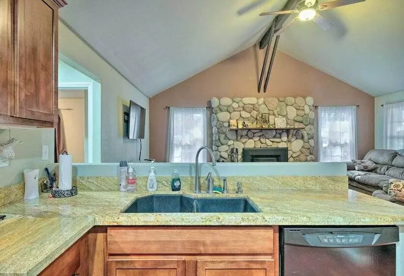 Peaceful Little Doll House Cabin W/ Grill!