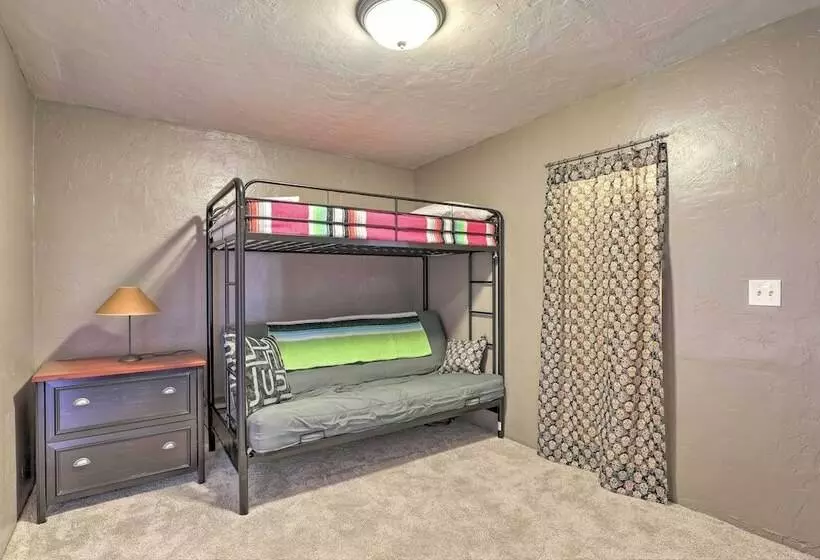 Petfriendly Tucson Oasis With Pool & Game Room!