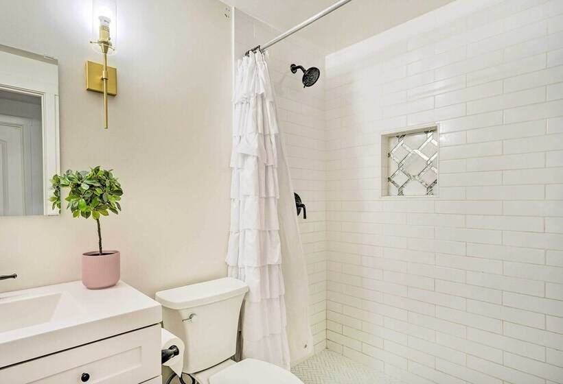 Picturesque Lake Point Home W/ Shared Yard!