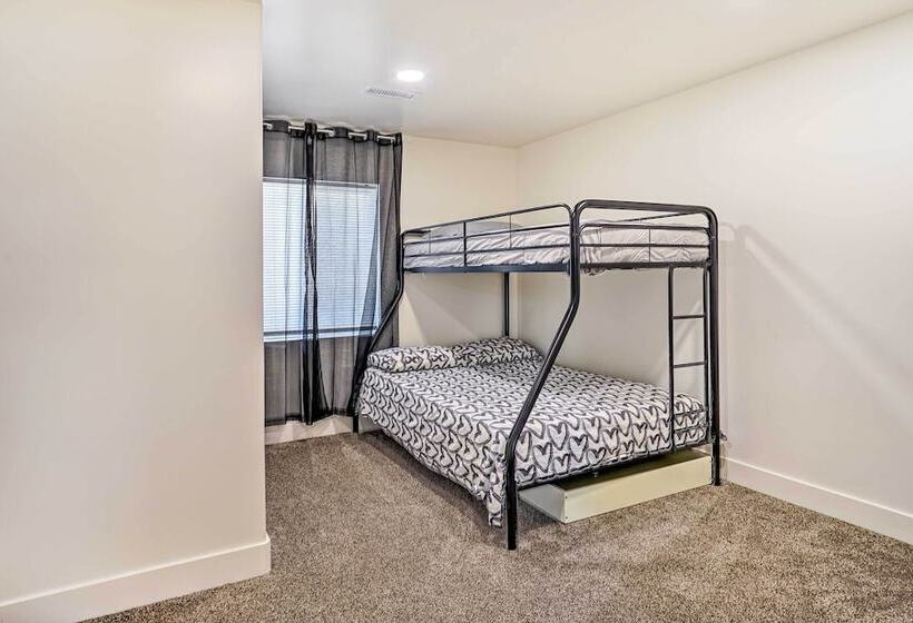 Picturesque Lake Point Home W/ Shared Yard!