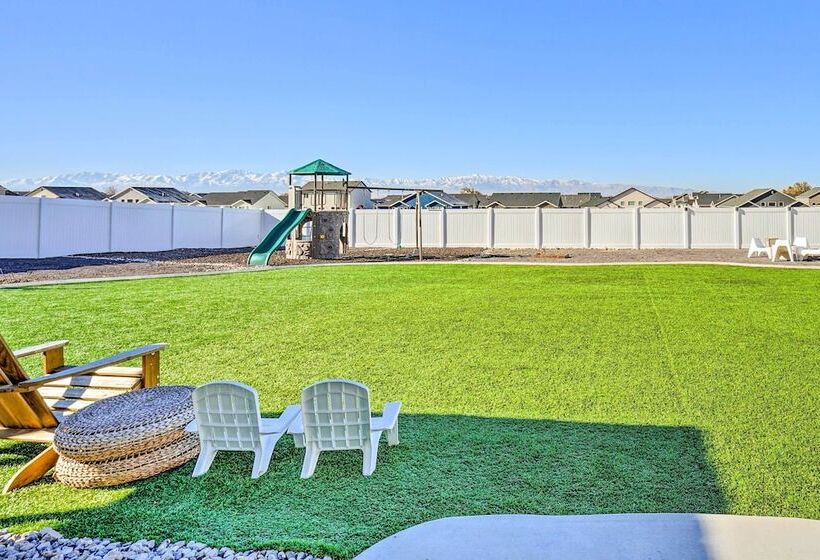 Picturesque Lake Point Home W/ Shared Yard!