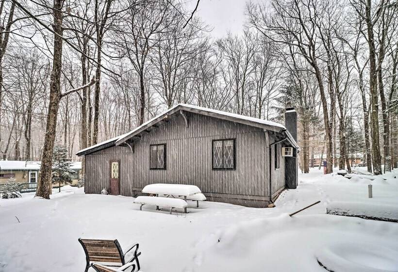 Near Skiing: Pocono Lake Cabin W/ Screened Patio