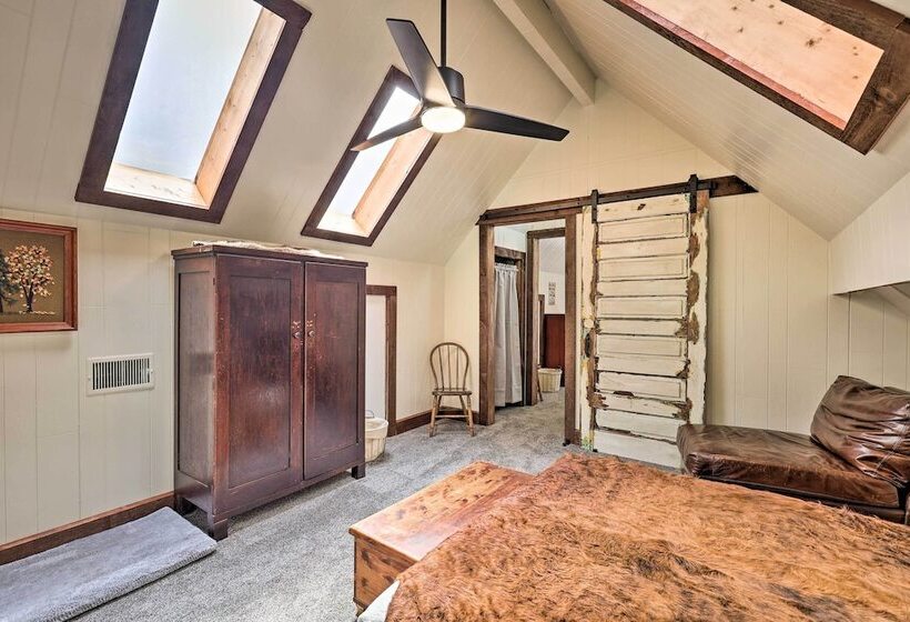 Quiet Max Meadows Cabin, 12 Acres Of Property