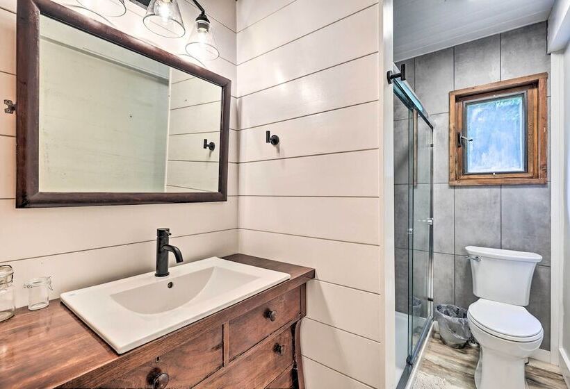 Quiet Max Meadows Cabin, 12 Acres Of Property