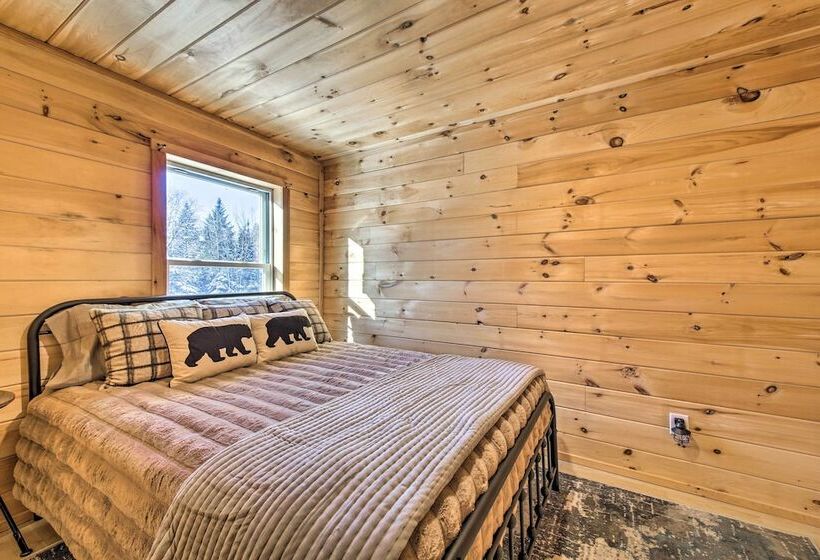 Rangeley Retreat Cabin Style Home: Lake Access