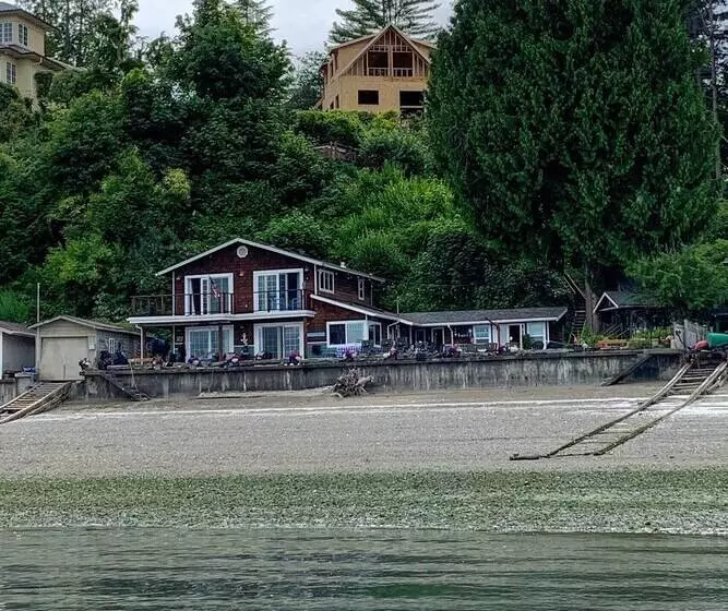 Relaxing Waterfront Escape ~ 11 Mi To Olympia