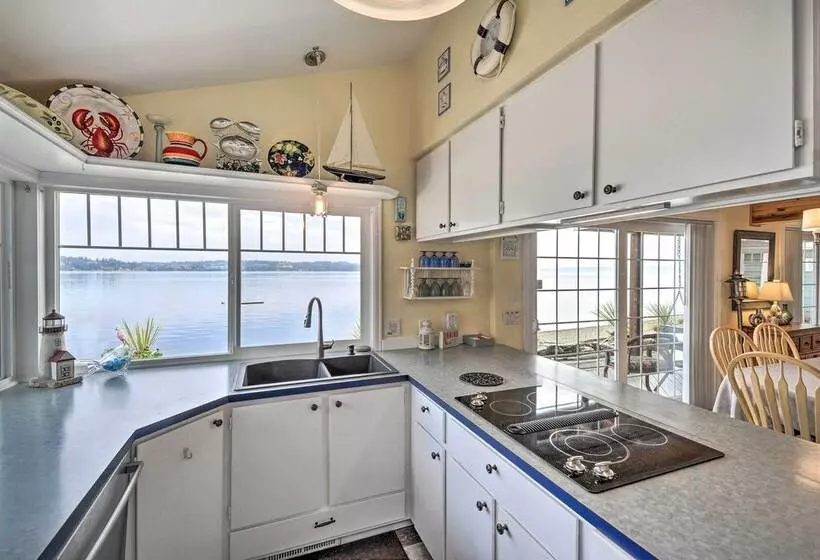 Relaxing Waterfront Escape ~ 11 Mi To Olympia