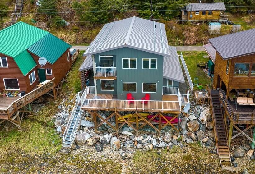 Remote Island Escape W/ Breathtaking Views