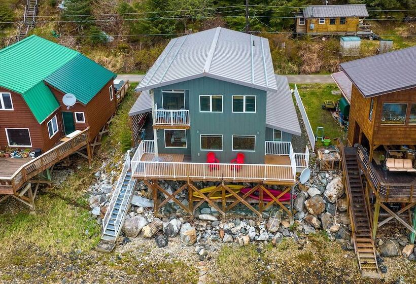 Remote Island Escape W/ Breathtaking Views