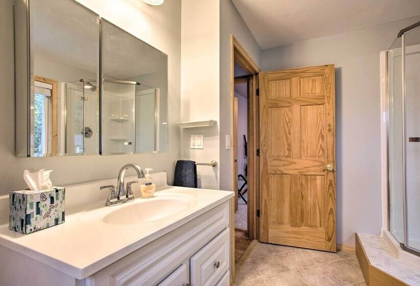 Remote Island Escape W/ Breathtaking Views