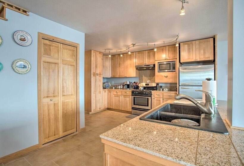 Remote Island Escape W/ Breathtaking Views