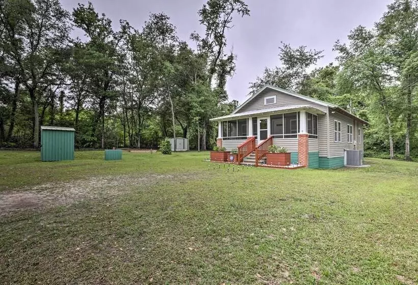 Renovated Home W/ Screened In Patio On Hwy 90!