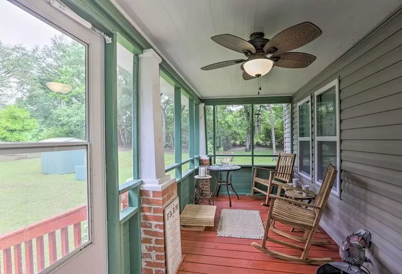 Renovated Home W/ Screened In Patio On Hwy 90!