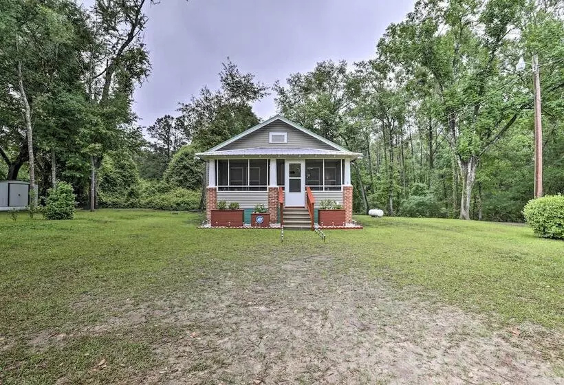 Renovated Home W/ Screened In Patio On Hwy 90!
