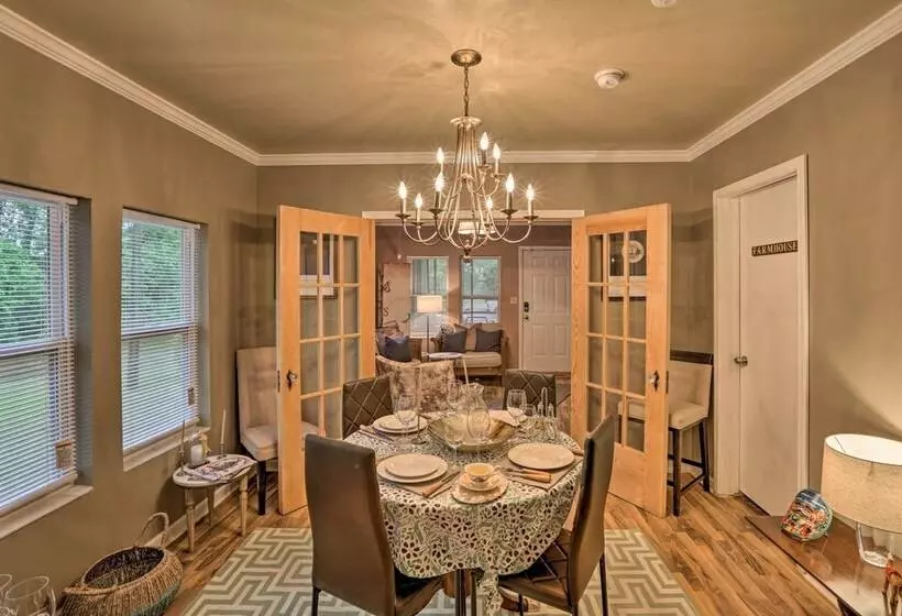 Renovated Home W/ Screened In Patio On Hwy 90!