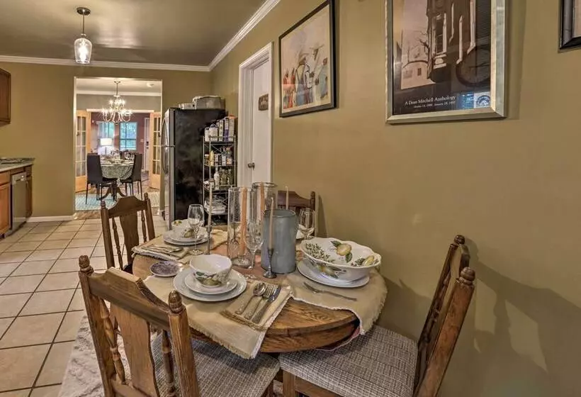 Renovated Home W/ Screened In Patio On Hwy 90!