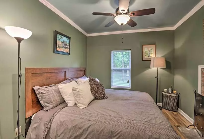 Renovated Home W/ Screened In Patio On Hwy 90!