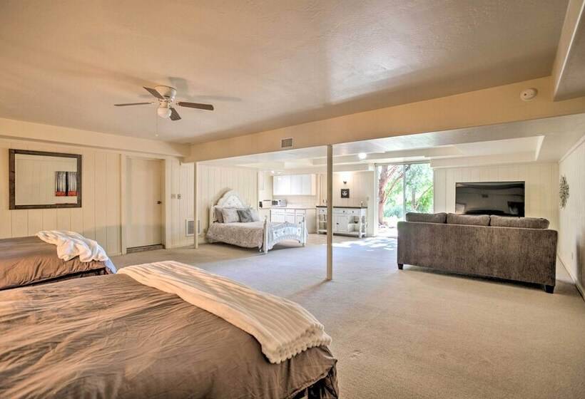 Sedona Hideaway W/ Swim Spa & Private Tavern!