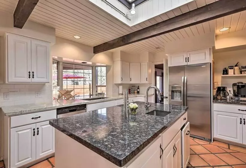 Sedona Oasis W/ Private Hot Tub & Fire Pit!