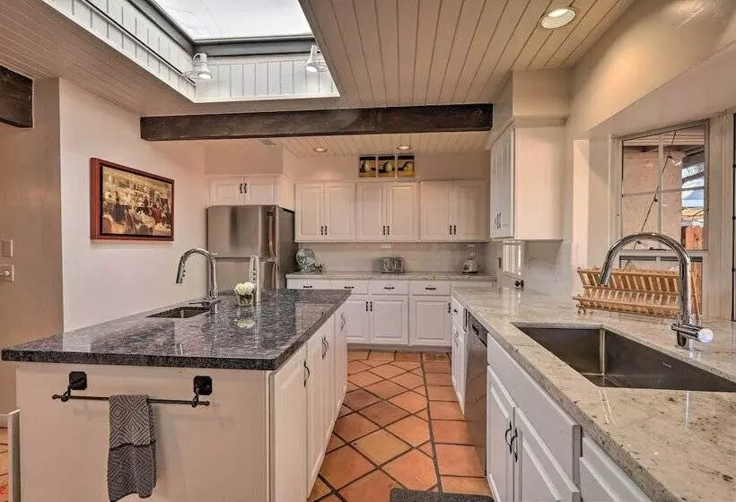 Sedona Oasis W/ Private Hot Tub & Fire Pit!